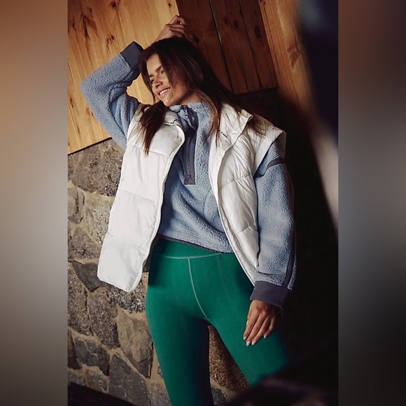 New Free People FP Movement In A Bubble Puffer Ski Printed Vest Coat Jacket XL - Picture 2 of 8